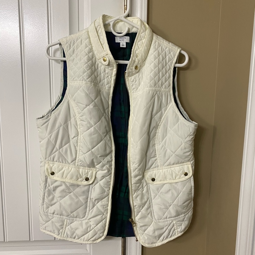 Women’s White Crown & Ivy Vest